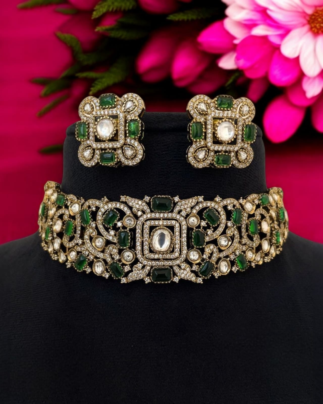 Green Victorian Choker Set