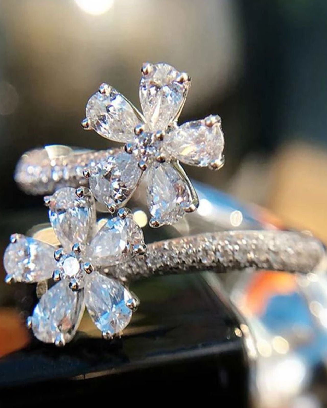 Flower Shining Diamond Ring