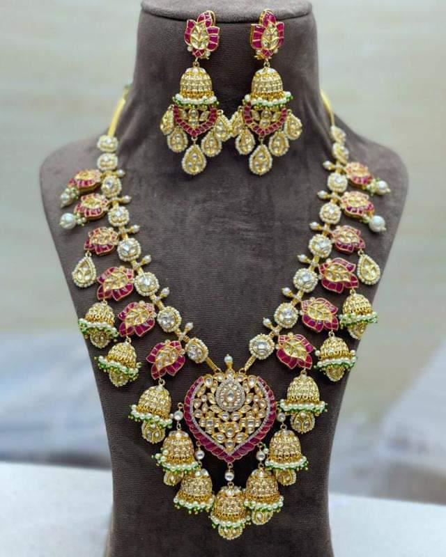 Dreamy Necklace and Earrings Set