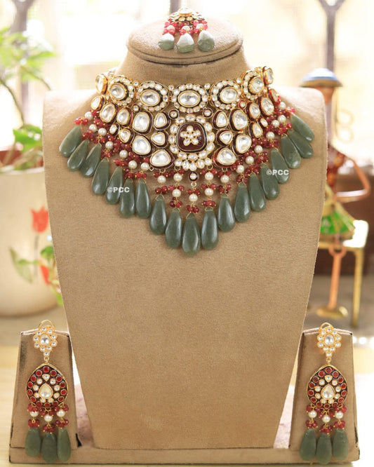 Luxurious Necklace Set