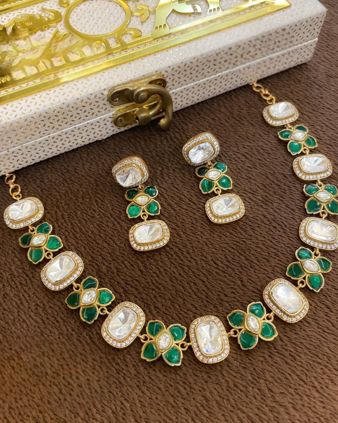 Delicate Polki Necklace Set