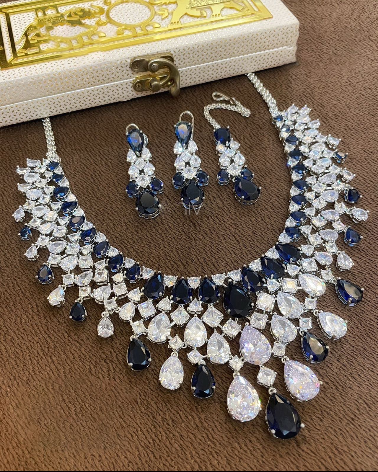 Sparkling Diamond Fashion Necklace Set